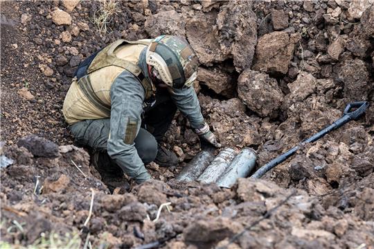 Nicht explodierte, mutmaßlich russische Munition, sol zerstört werden.