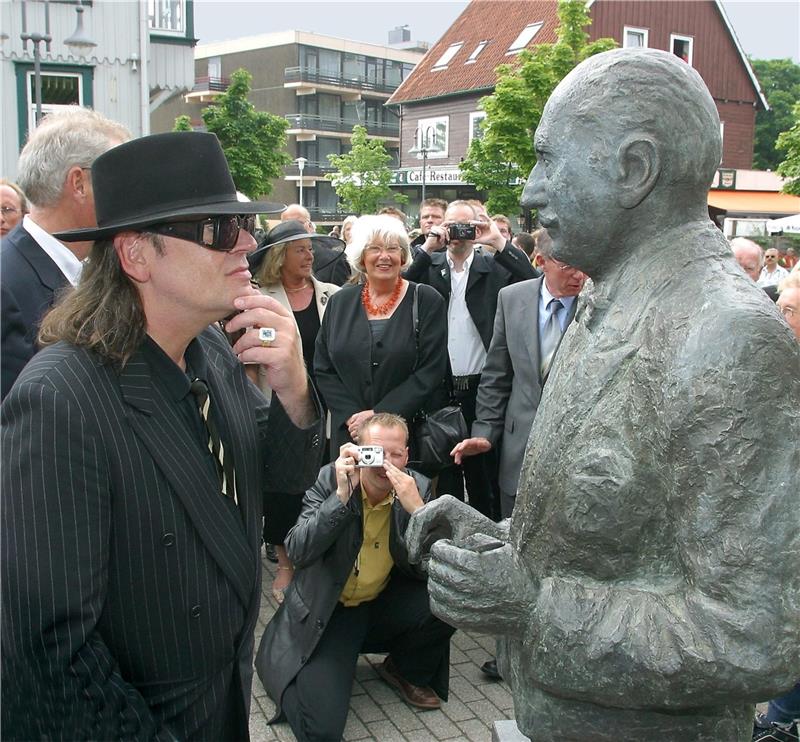 Nicht gerade wie ein Komet: Was mögen Sänger Udo Lindenberg, der den Ring im Jahr 2003 in Hahnenklee erhielt, und andere Preisträger wohl denken, wenn sie von der Diskussion um Paul Linckes Umgang mit Nazi-Größen erfahren? Archivfoto: Schenk