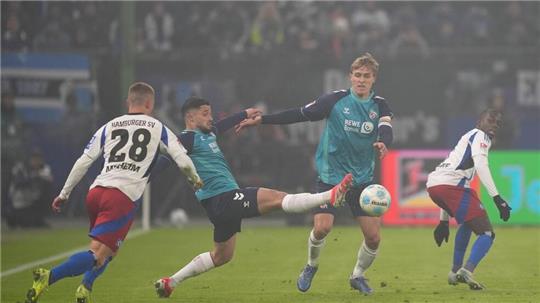 Nicht hochklassig, aber umkämpft: Top-Duell HSV gegen Köln. 