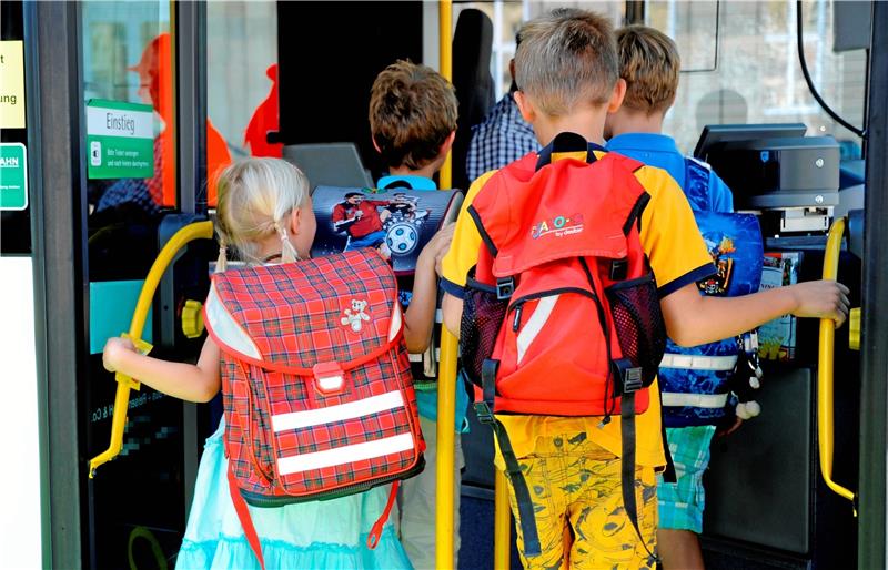 „Sauerei“: Wildemanner Busfahrplan doch nicht geändert Nicht immer erwischen die Bredelemer Schüler den Anschlussbus am Langelsheimer Schulzentrum. Foto: Pixabay