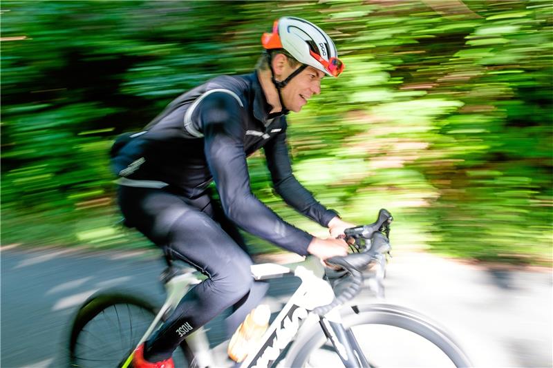 Nicht immer hat Normen Quiering rauf auf dem Weg zum Sternplatz gut lachen. Vor allem zur Hälfte der Everesting-Challenge habe er ordentlich zu kämpfen gehabt. Foto: Schönfisch