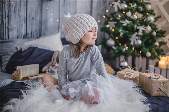 Nicht immer sind die Geschenkhaufen bei allen Kindern gleich groß. Symbolfoto: Pixabay
