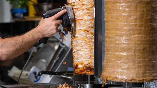 Nicht jedes Fleisch darf in einen Döner Kebab. (Symbolbild)