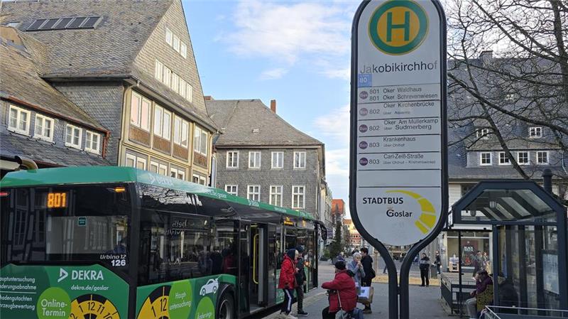 Nicht mehr so oft durch die Fußgängerzone: Die Haltestelle am Jakobikirchhof soll deutlich weniger angesteuert werden.