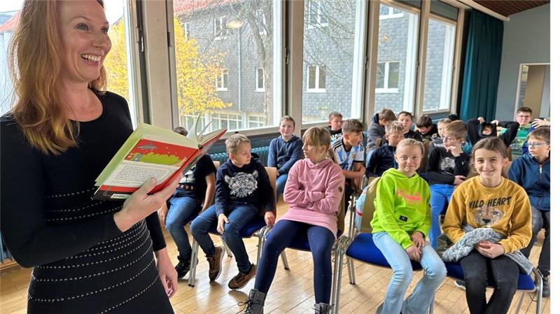 Harzburger Aktion bringt Autoren und junge Leserschaft zueinander Nicht nur in Bad Harzburg lesen die Autoren vor, auch in Braunlage machen sie wieder Station, so wie im vergangenen Jahr Nina Weger.
