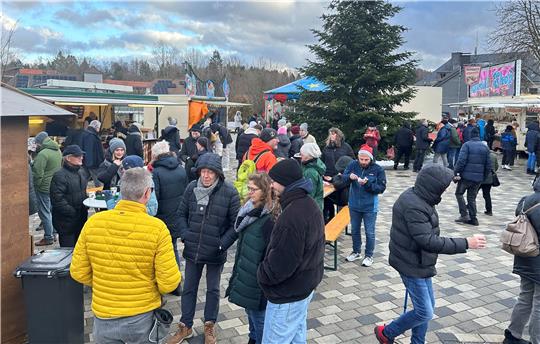Braunlage plant den Wintermarkt unter riesigem Zeltdach Nicht unter freiem Himmel wie bisher, sondern unter einem riesigen Zeltdach – aber auch mit Weihnachtsbaum – soll der Wintermarkt in diesem Jahr veranstaltet werden.