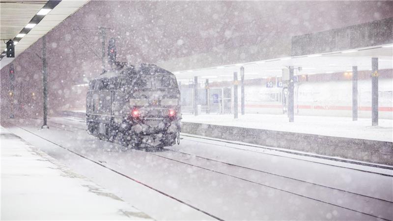 Nichts geht mehr im Großraum Hannover: Der Zugverkehr musste eingestellt werden.