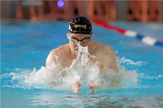 Nick Näther verbessert in Esbjerg über 100 Meter Brust deutlich den Bezirksrekord über 100 Meter Brust. Foto: Gietemann