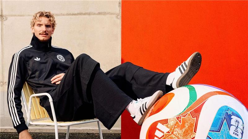 Nick Woltemade hofft auf eine starke WM mit dem neuen Spielball.