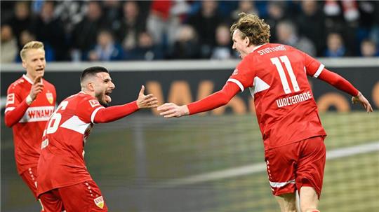 Nick Woltemade jubelt nach der frühen Führung des VfB 