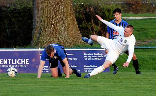 Nico Martinato trifft zwischenzeitlich zum 1:1 für die TSG Bad Harzburg in Braunschweig. Foto: GZ-Archiv