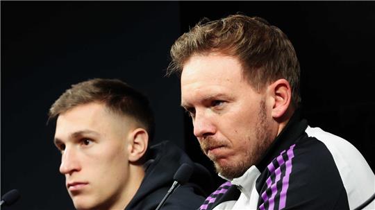 Nico Schlotterbeck (l.) kehrt nach langer Verletzungspause in die DFB-Elf zurück