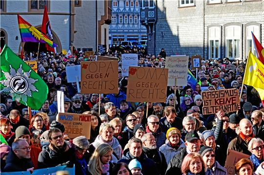 „Nie wieder ist jetzt“: Goslar zeigt Flagge für Demokratie und gegen Rechtspopulismus.  Fotos: Epping