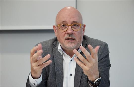 «Niedergelassene Ärzte verdienen nicht so viel, wie der Minister suggeriert», sagt Ärzteverbands-Chef Dirk Heinrich.