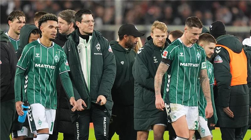 Niedergeschlagen: Werder Bremen nach dem 1:2 bei Tabellennachbar FC St. Pauli. 
