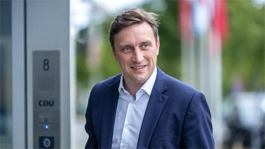 Niedersachsens CDU-Landeschef Sebastian Lechner kommt nach den Landtagswahlen in Berlin und Mecklenburg-Vorpommern am Konrad-Adenauer-Haus – der Bundeszentrale der CDU – zur Sitzung des CDU-Präsidiums an.