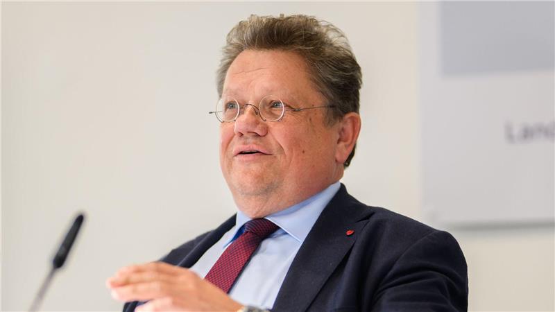 Niedersachsens Gesundheitsminister Andreas Philippi ist in diesem Jahr Vorsitzender der Gesundheitsministerkonferenz. (Archivbild)