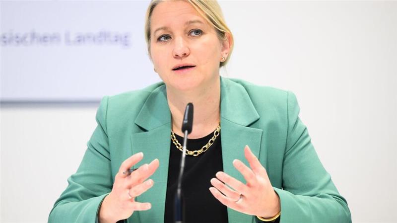 Niedersachsen will Widerrufsfrist für Verträge verlängern Niedersachsens Justizministerin Kathrin Wahlmann (SPD) will den Verbraucherschutz verbessern. (Archivbild)