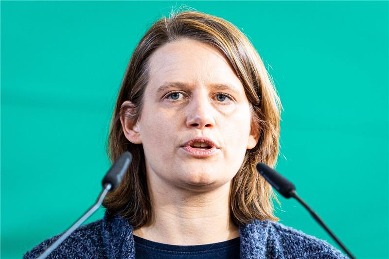 Schüler stellen Projekte zum Kampf gegen Antisemitismus vor Niedersachsens Kultusministerin Julia Willie Hamburg.