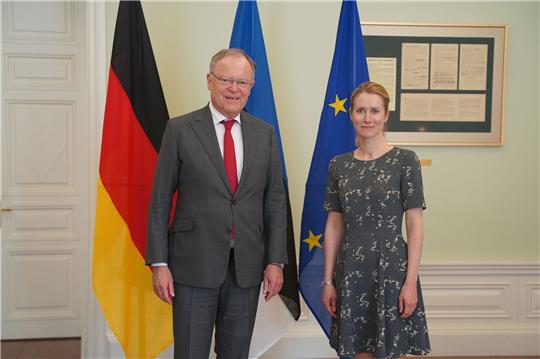 Niedersachsens Ministerpräsident Stephan Weil und Estlands Premierministerin Kaja Kallas bei einem Besuch von Weil in Tallinn.
