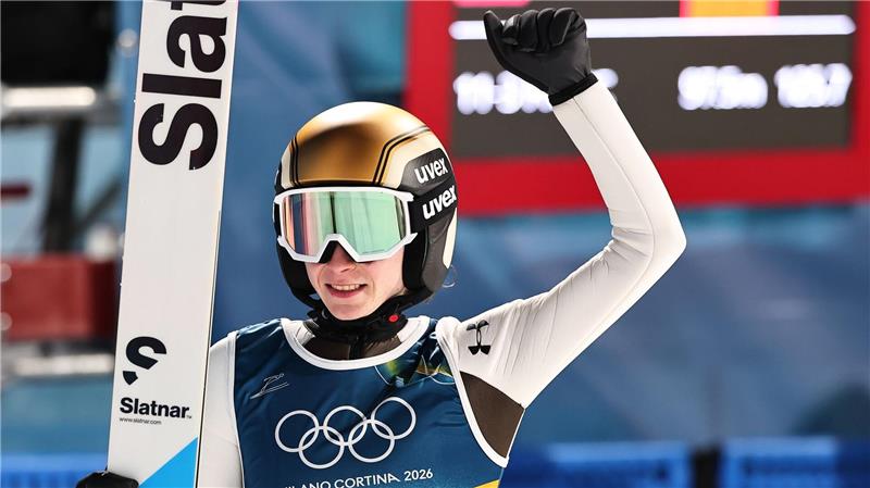 Nika Prevc konnte sich über nach Tränen-Silber über Gold freuen.