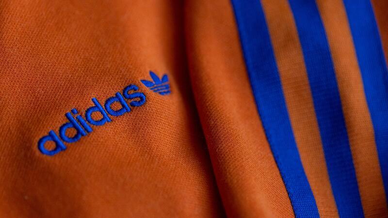 Streifen auf Nike-Sporthose verletzen Adidas-Markenrechte Nike darf in Deutschland eine bestimmte Sporthose wegen großer Ähnlichkeit mit dem Drei-Streifen-Design von Adidas nicht mehr anbieten.
