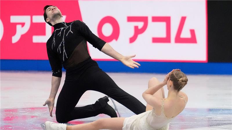 Nikita Wolodin (l) und Minerva Hase stellen bei der Eiskunstlauf-WM eine persönliche Bestleistung auf.
