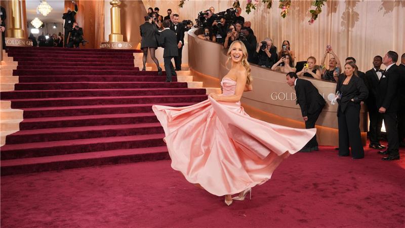 Nikki Glaser kommt zu den 83. Golden Globes im Beverly Hilton.