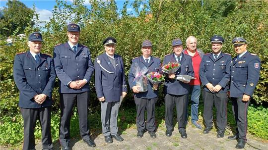 Nils Bremer (v.l.), Johanes Grauert, Ernst- Heinrich Thiele, Oliver Zalesinski, Claus Bieder, Burkhard Stiller, Daniel Zalesinski und Tobias Thurau.