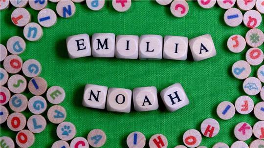 Noah und Emilia sind die beliebtesten Erstnamen in Deutschland. Beide Namen verteidigen zum dritten Mal ihre Spitzenposition.