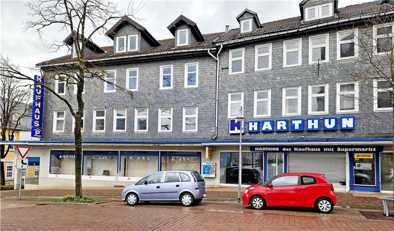 Altes Kaufhaus Harthun: „15 Tonnen Metallschrott entsorgt“ Noch erinnert der Harthun-Schriftzug an die einstige Erfolgsgeschichte. Foto: Knoke