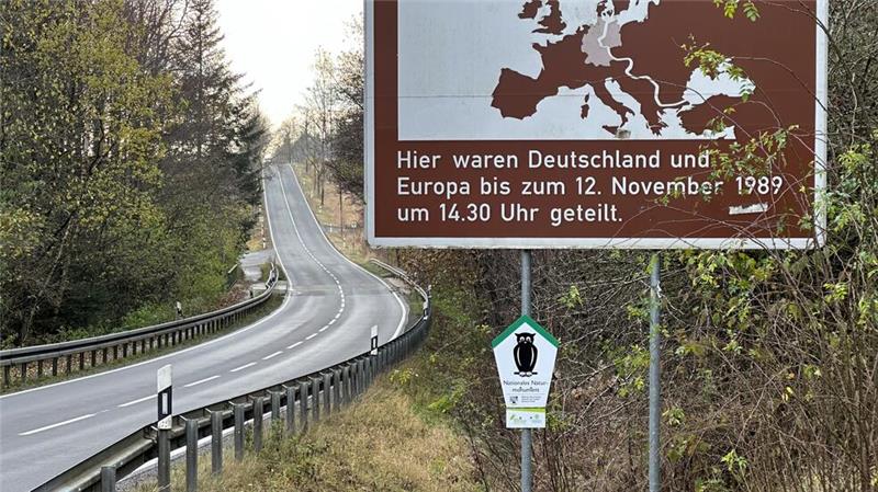 Noch heute erinnert ein Schild an die Öffnung der ehemaligen innerdeutschen Grenze bei Braunlage.