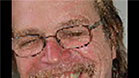 Noch immer fahndet die Polizei nach den untergetauchten Ex-RAF-Terroristen Ernst-Volker Staub und Burkhard Garweg. Die Ermittler veröffentlichen ein Foto, das Staub zeigen soll. (Foto: Handout)