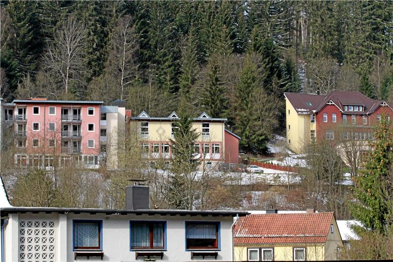 AWO-Altenau-Klinik öffnet nach viermonatiger Schließung wieder Noch ist es ruhig in der Klinik. Die Konzentration der Mitarbeiter ist aber schon auf die 36 Familien ausgerichtet, die am 21. April anreisen sollen. Fotos: Potthast