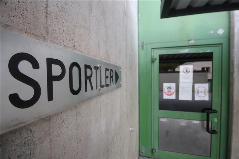 Liebenburg: Die Legionellen sind wieder da Noch können Sportlerinnen und Sportler die Liebenburger Halle am Gitterweg nutzen, aktuell ist nur das Duschen untersagt. Foto: Gereke