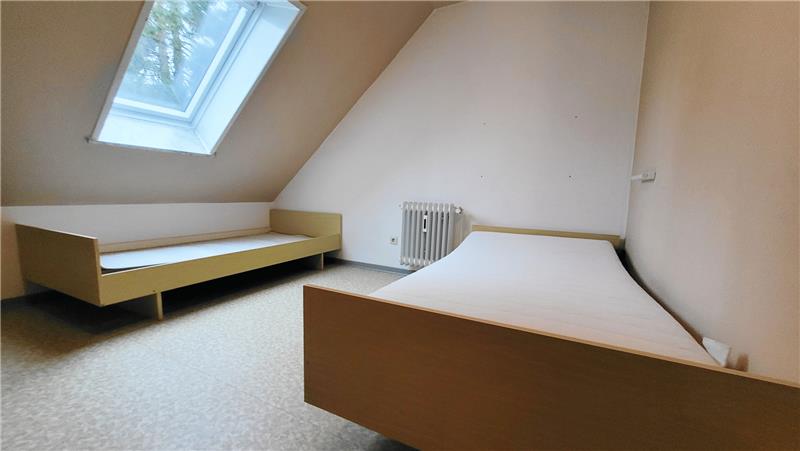 Altenau: Kirchengemeinde geht unter die Vermieter Noch stehen in den Räumen alte Möbel. Foto: Skuza