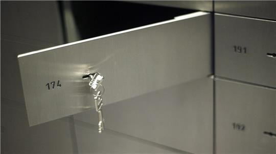 Noch unbekannte Täter haben in einer Bank in Wilhelmshaven mehrere Schließfächer aufgebrochen. (Symbolbild)