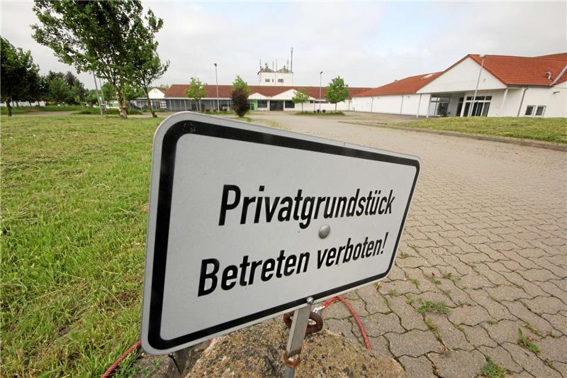 Noch wirkt die Immobilie verwaist. Doch hinter den Kulissen laufen die Arbeiten zur Revitalisierung des Nahversorgungszentrums am Posthof. Der neue Eigentümer hat jetzt die Mietverträge unter Dach und Fach bringen können. Foto: Gereke