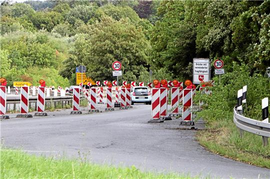Nordharzer Nadelöhr: Vor der maroden B6-Brücke entsteht für die Umleitungsstrecke ein Behelfskreisel. Foto: Gereke