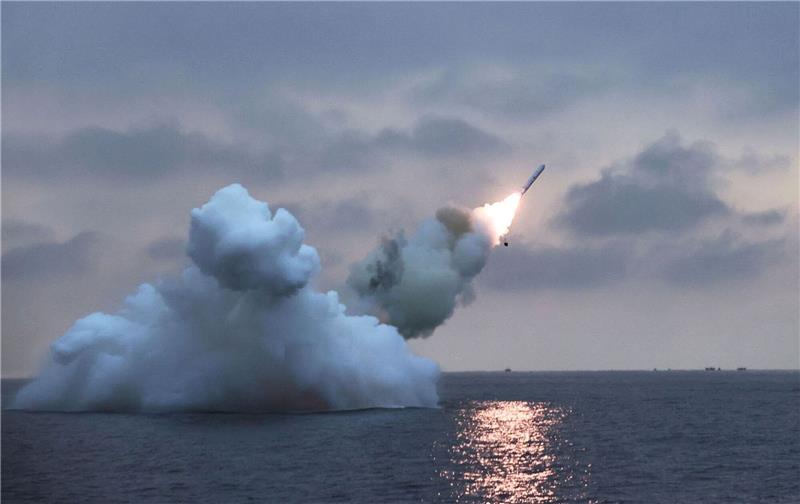 Südkorea: Nordkorea feuert erneut Marschflugkörper ab Nordkorea soll erneut militärische Lenkflugkörper abgefeuert haben.