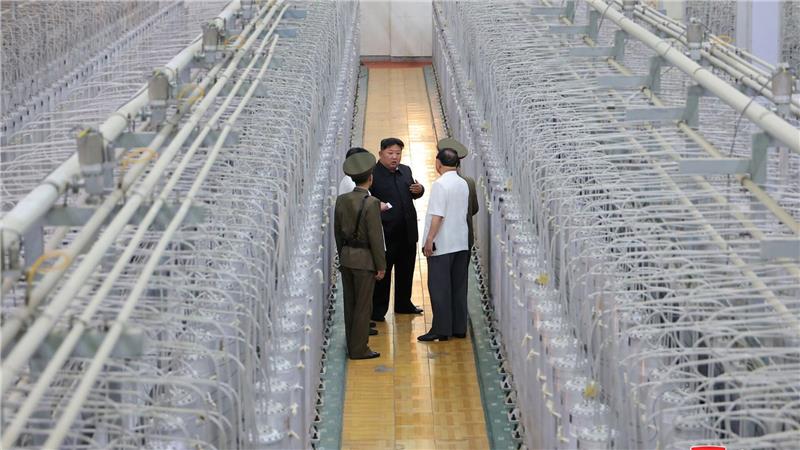 Nordkoreas Machthaber Kim lässt sich gern vor eindrucksvollen Kulissen fotografieren. (Archivfoto)