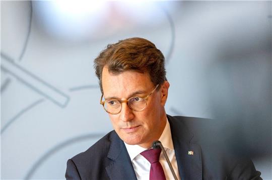 Nordrhein-Westfalens Ministerpräsident Hendrik Wüst will irreguläre Migration beenden.