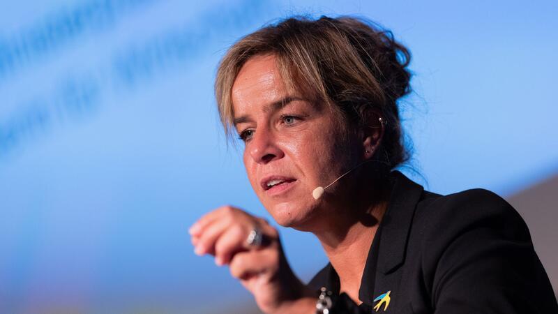Welche Zukunft hat Stahlindustrie? Debatte bei „Stahlgipfel“ Nordrhein-Westfalens Wirtschaftsministerin Mona Neubaur (Grüne) will den klimaneutralen Umbau der Stahlindustrie.