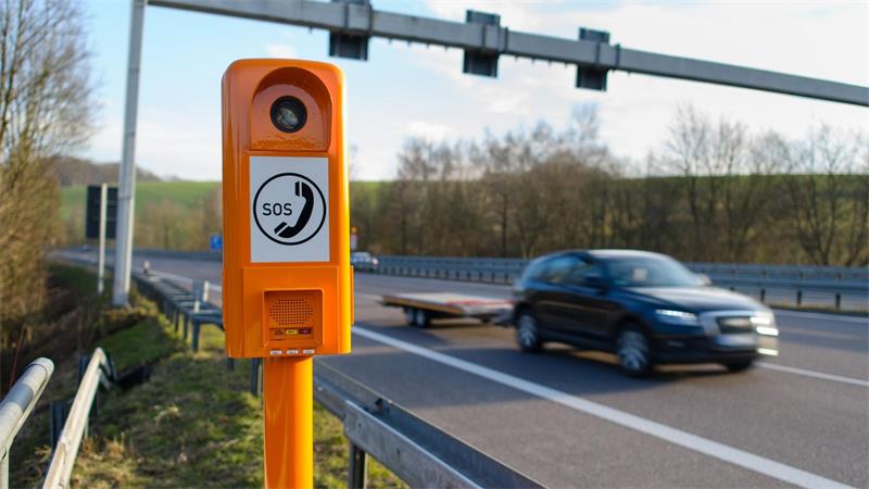 Notrufsäulen an Autobahnen werden immer seltener genutzt. (Archivbild)