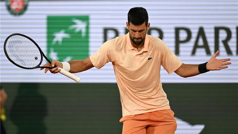 Novak Djokovic feiert nach seinem Sieg.