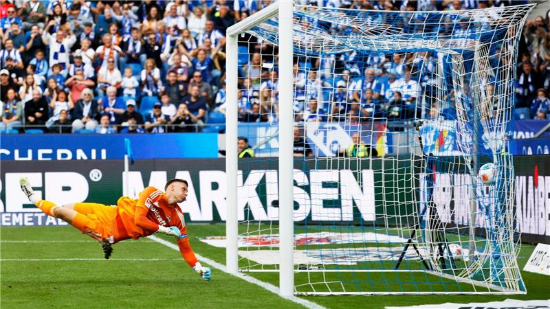Nächste Nürnberger Niederlage: Aber Klose bleibt Trainer Nürnbergs Torwart Jan Reichert ist bei Karlsruhes 1:0 ohne Abwehrchance.