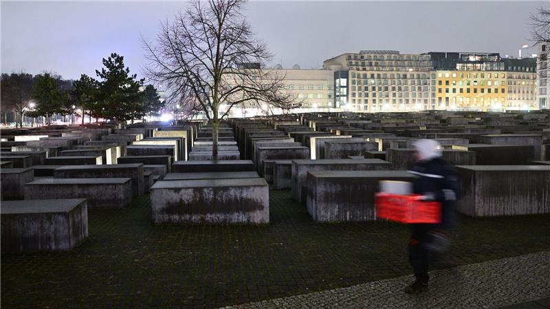 Prozess nach Messerangriff am Holocaust-Mahnmal Nun beginnt der Prozess dazu.