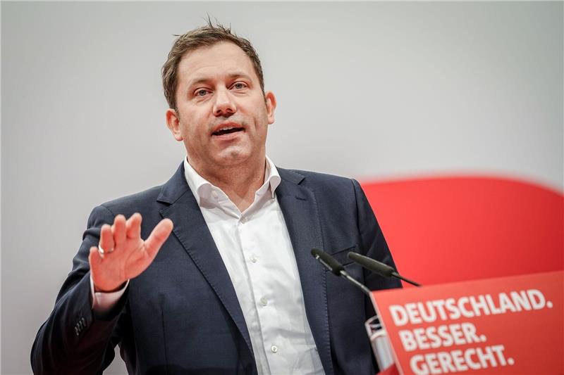 «Nur Familien mit sehr hohen Einkommen zu entlasten, halte ich für ungerecht», sagt SPD-Parteichef Lars Klingbeil.