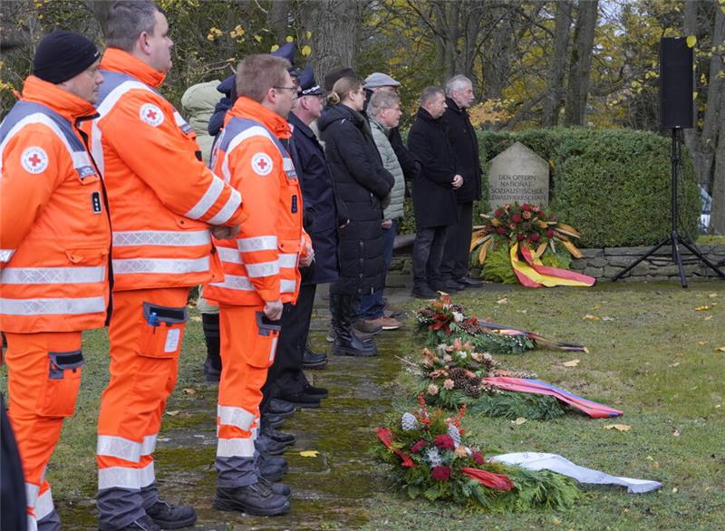 Bad Harzburger gedenken der Opfer von Krieg und Gewalt Nur noch einige kleine Delegationen nehmen an der zentralen Gedenkfeier teil.