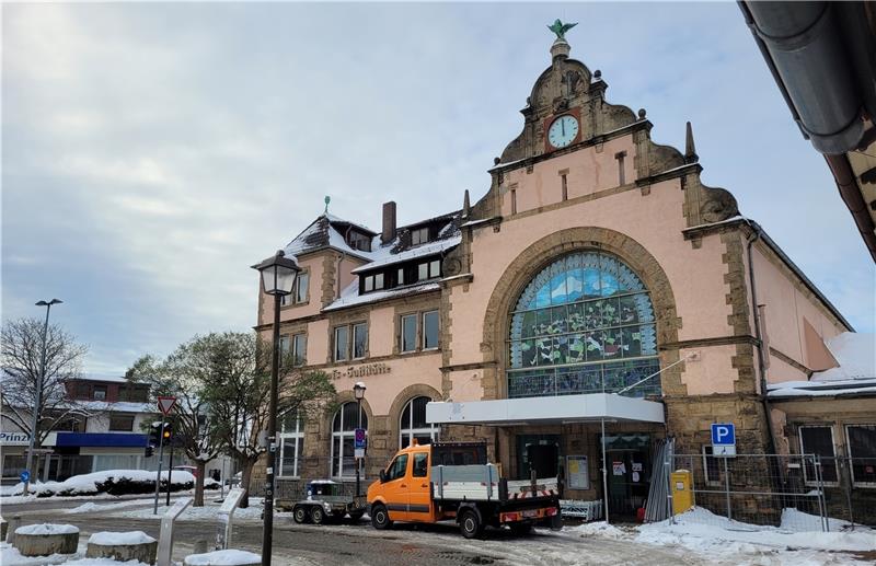 Bad Harzburger Bahnhof soll wieder öffnen Nur noch von weitem sieht der Bad Harzburger Bahnhof halbwegs normal aus. Foto: Exner